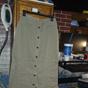 DEMOCRACY - Size 10 Button-Front Olive Green Midi Skirt